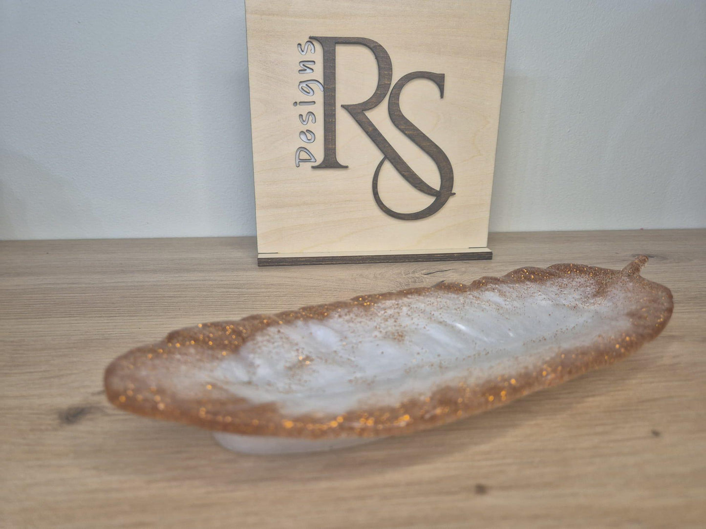 Handmade resin leaf shape trinket