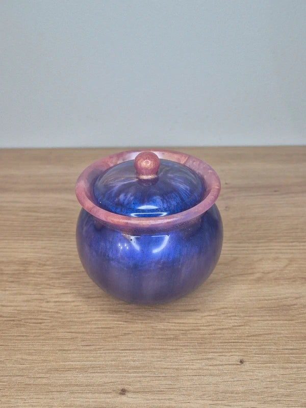 Resin Pot with lid