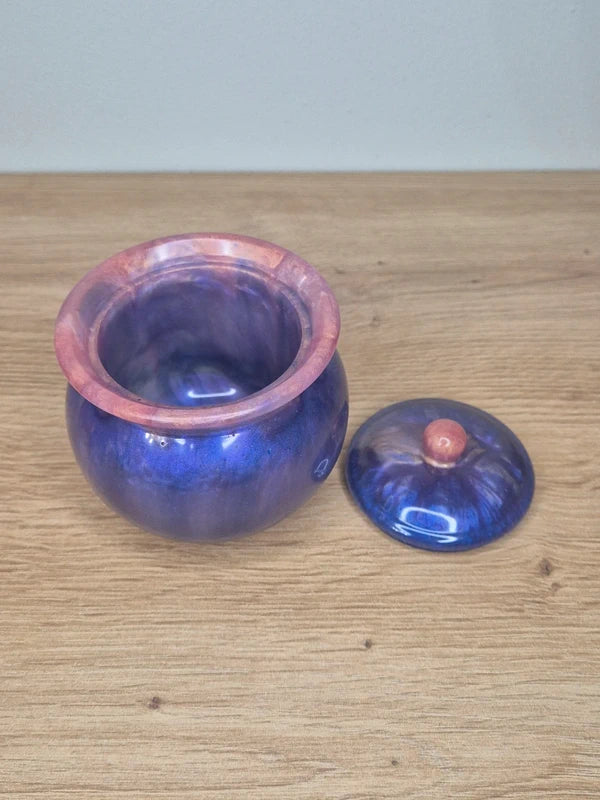 Resin Pot with lid