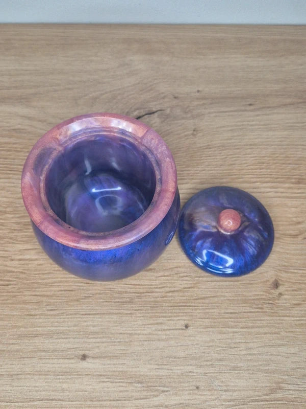 Resin Pot with lid