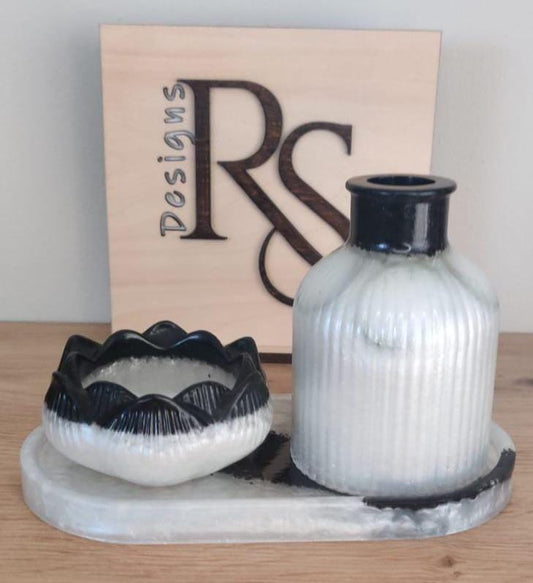 Handmade 3 in 1 resin set maching trinket tray/candle holder and vase