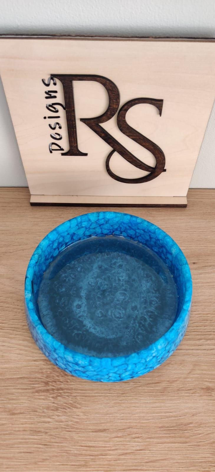 Handmade resin round tray