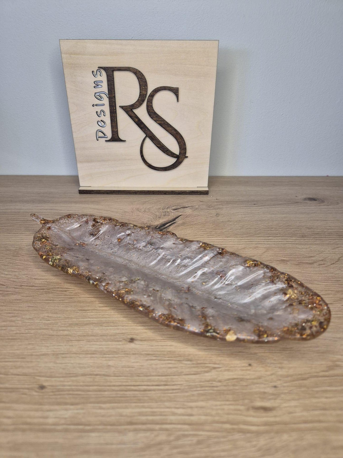 Handmade resin leaf shape trinket