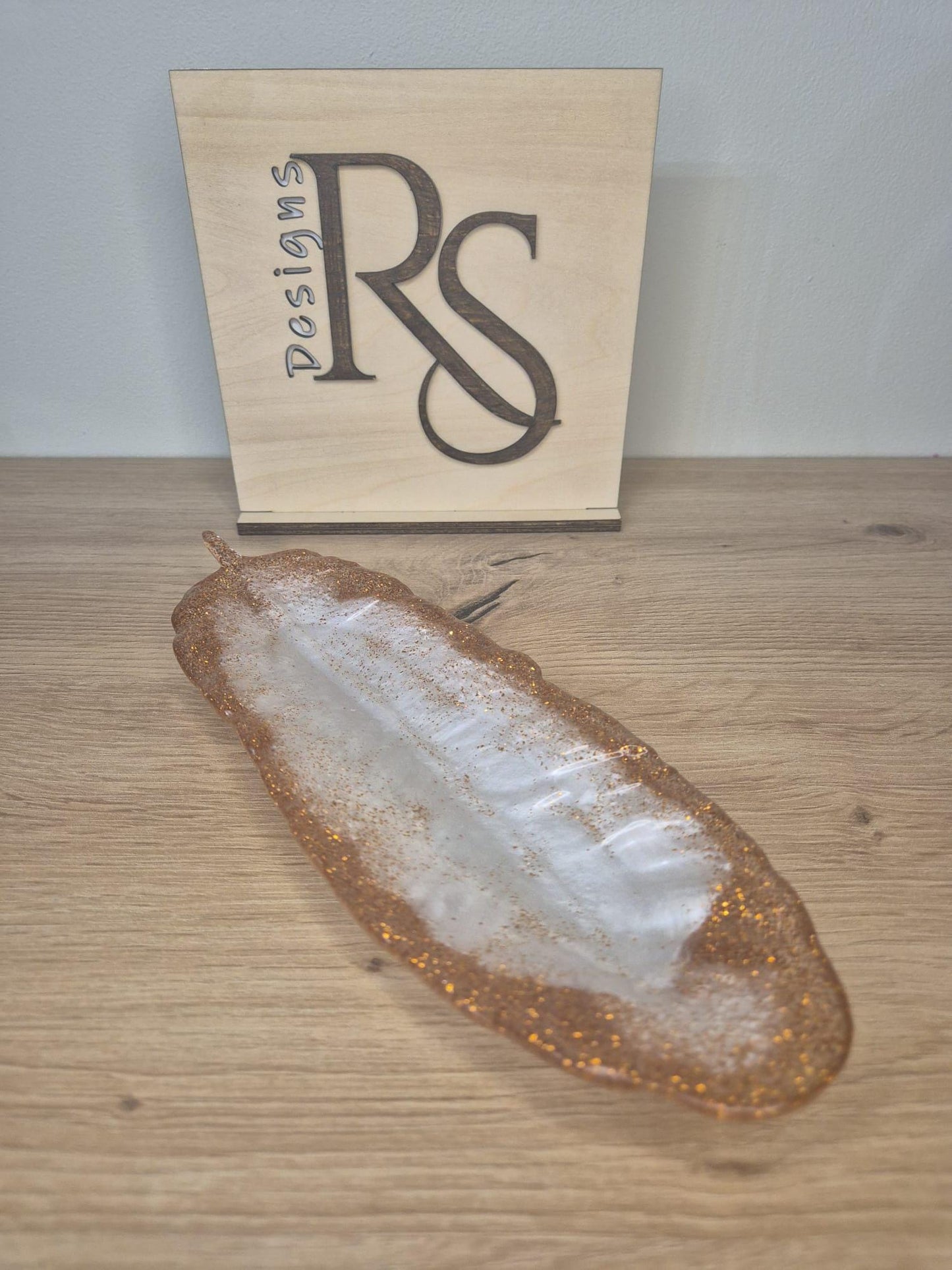 Handmade resin leaf shape trinket