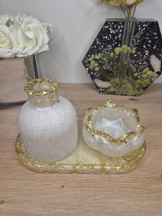 Handmade 3 in 1 resin set maching trinket tray/candle holder and vase