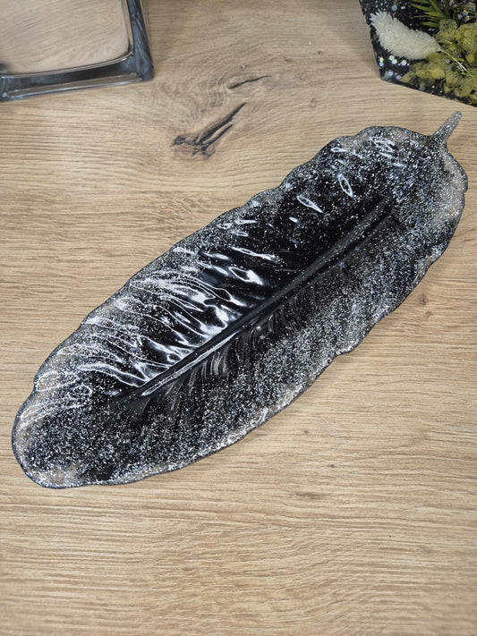 Handmade resin leaf shape trinket