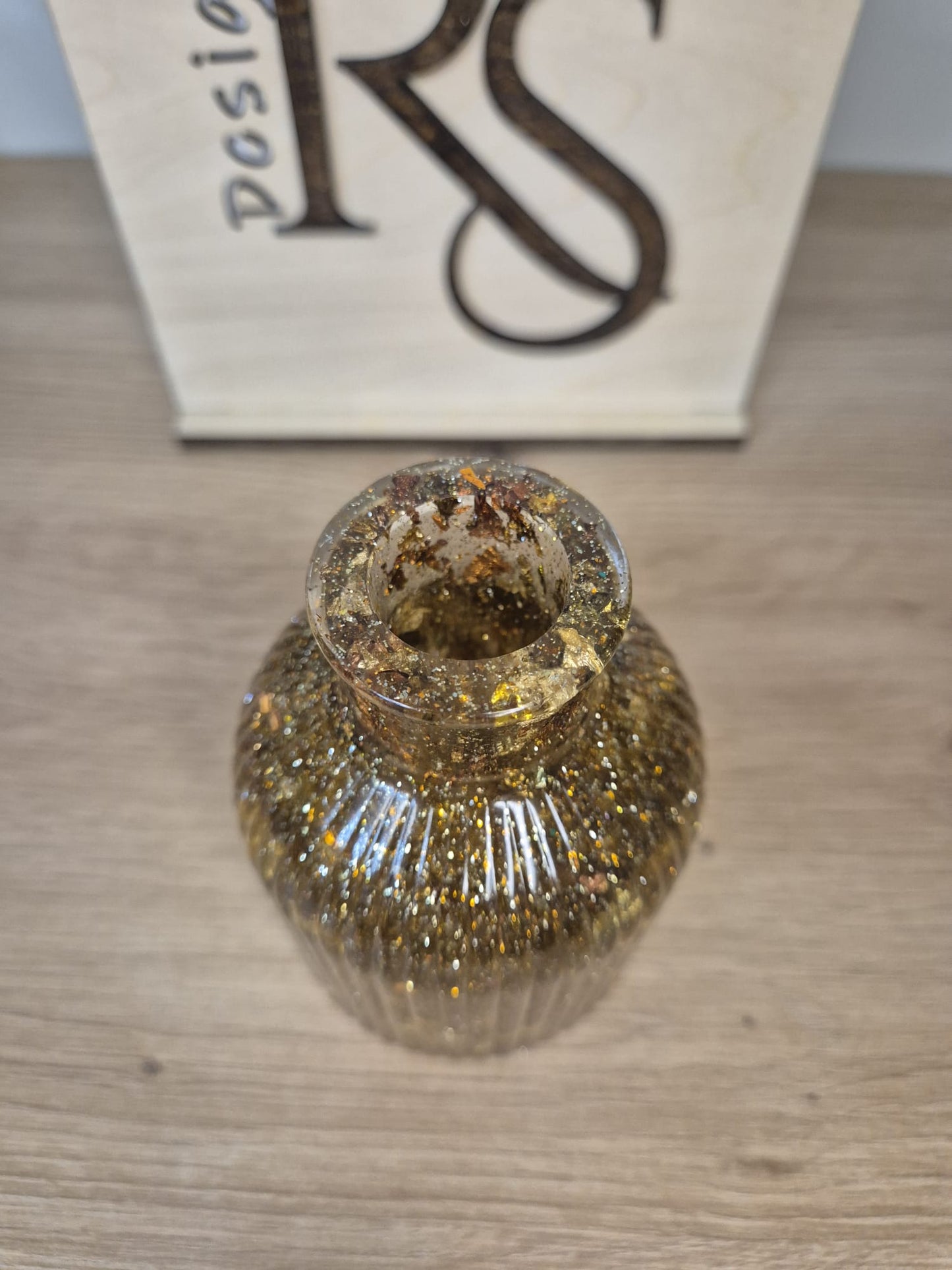 Resin flower jar