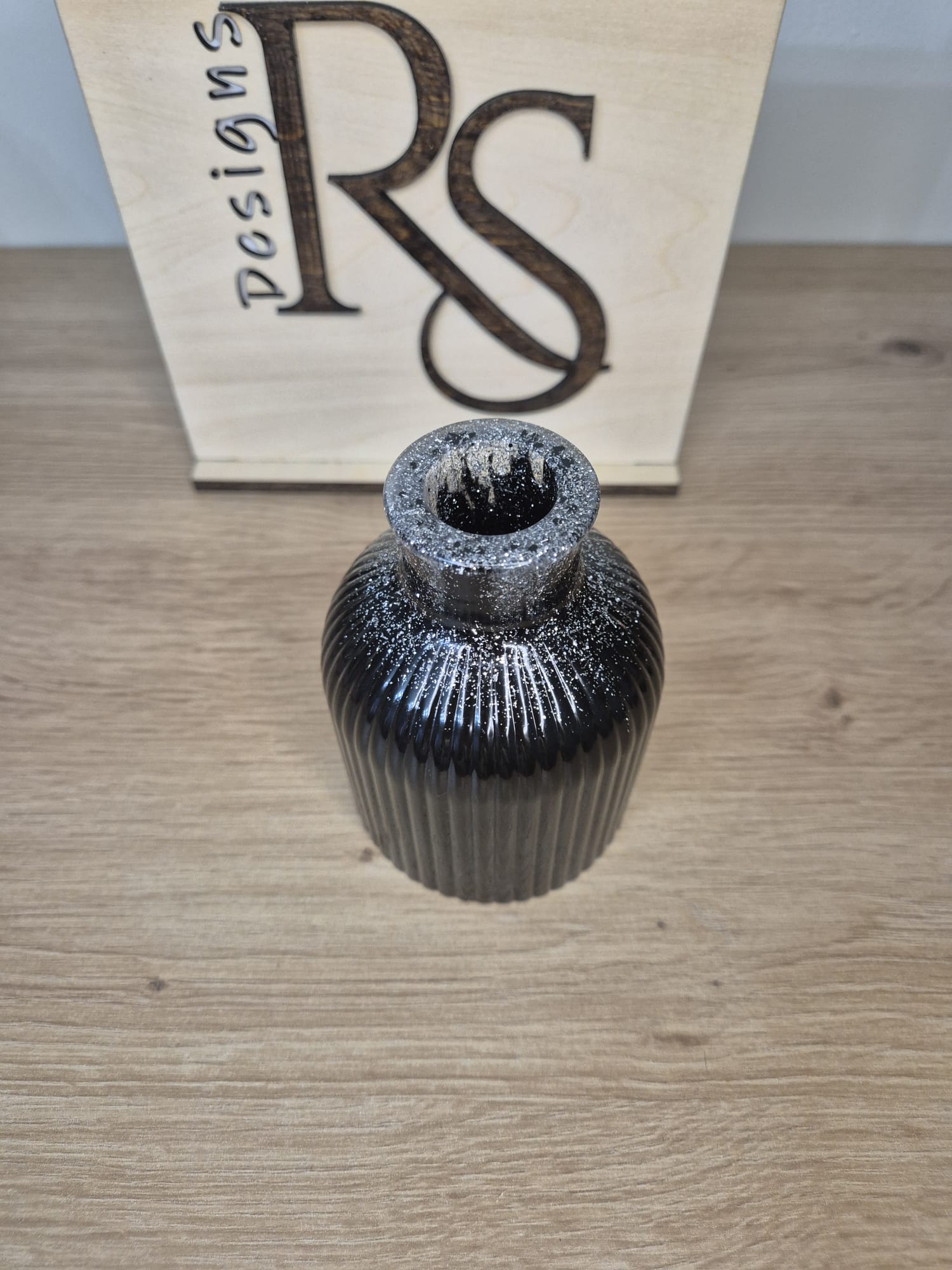 Resin flower jar