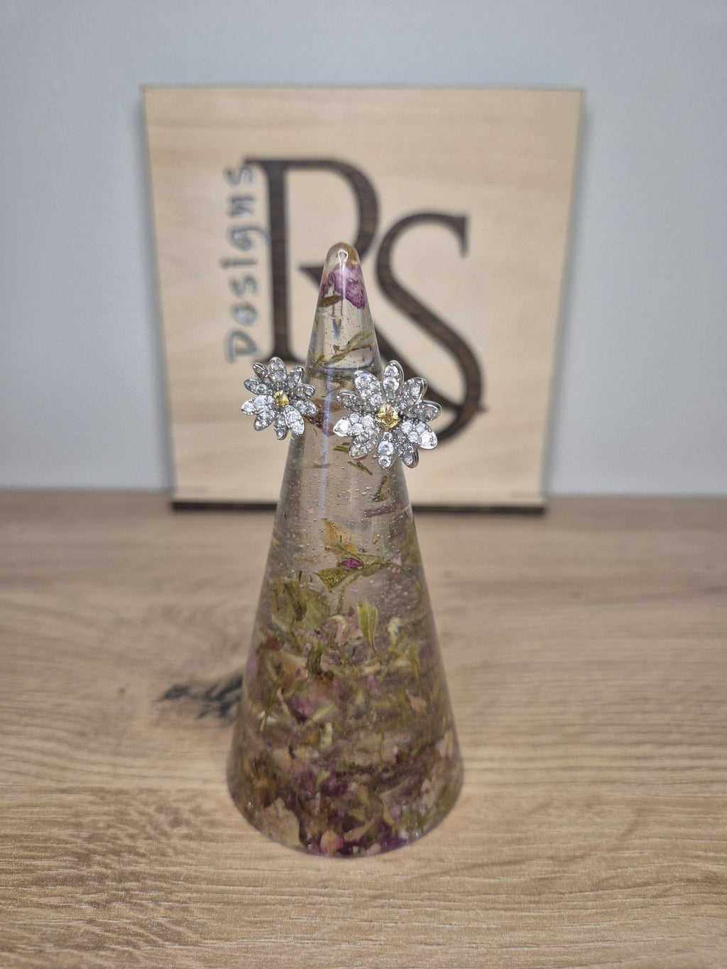 Resin Ring Holder Cone