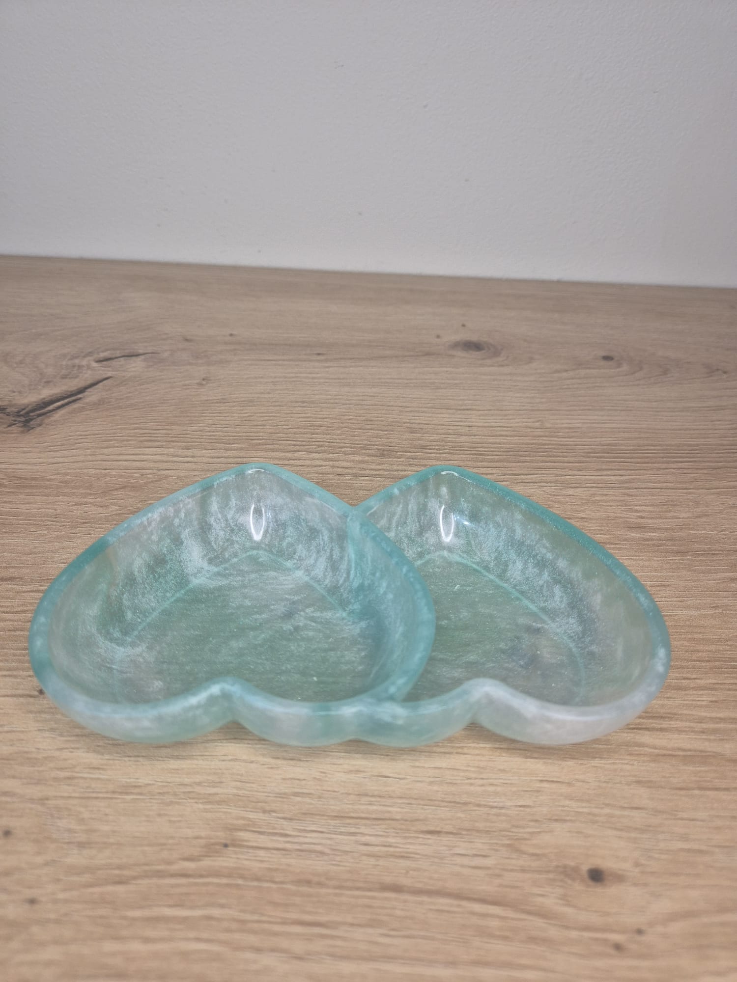 Resin double heart shaped tray