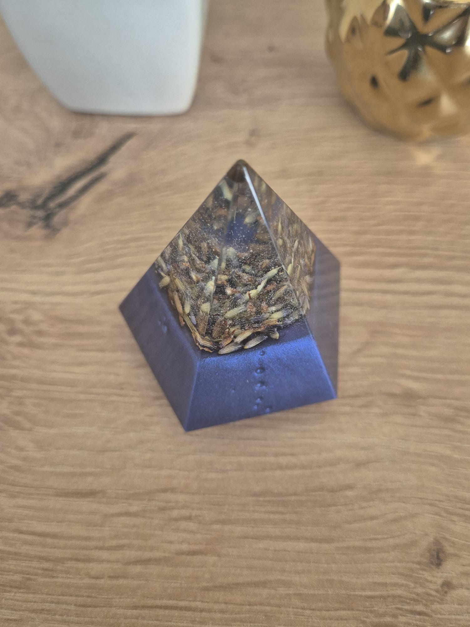 Resin Diamond Ring Holder