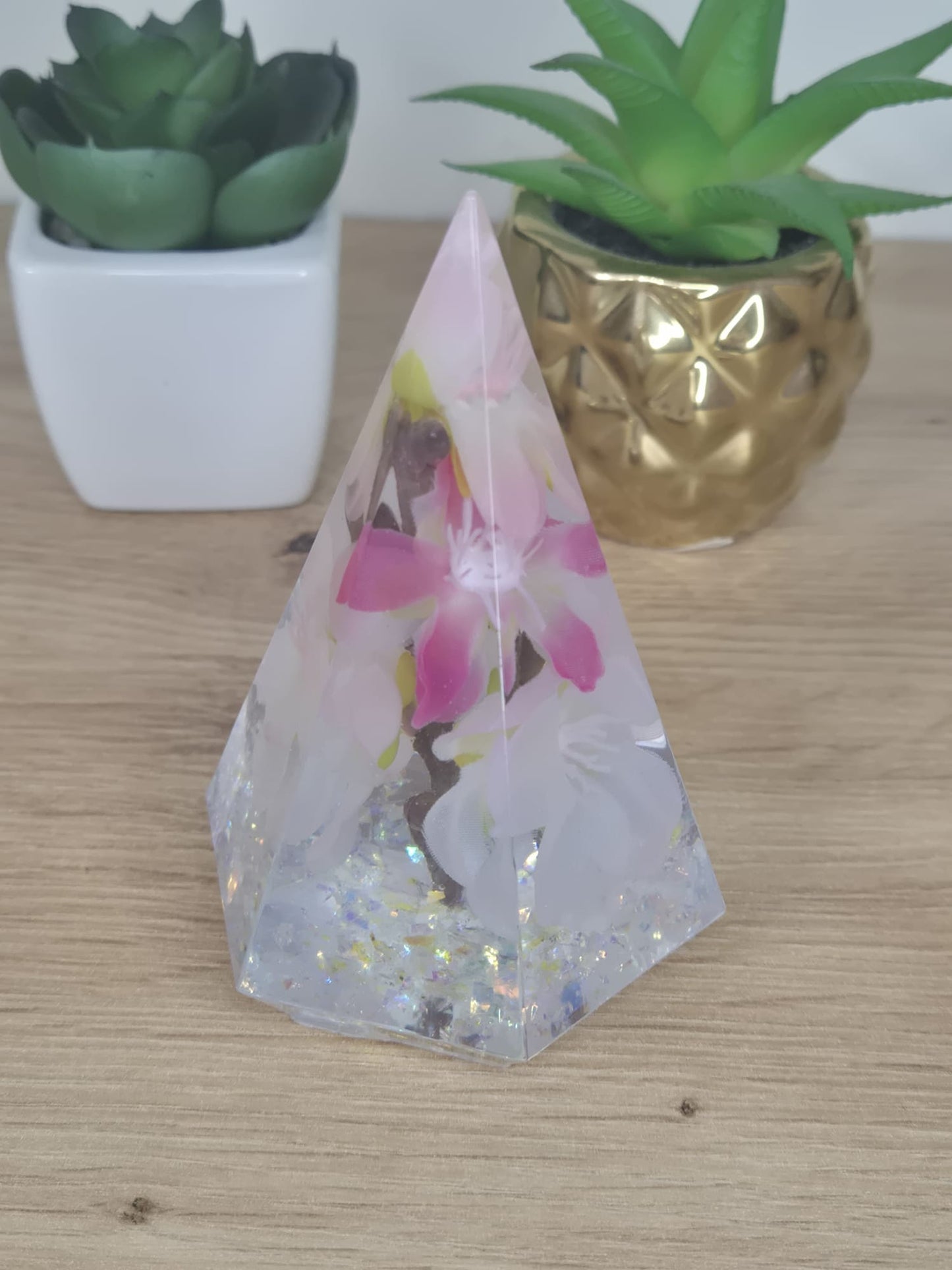 Resin Diamond Pyramid