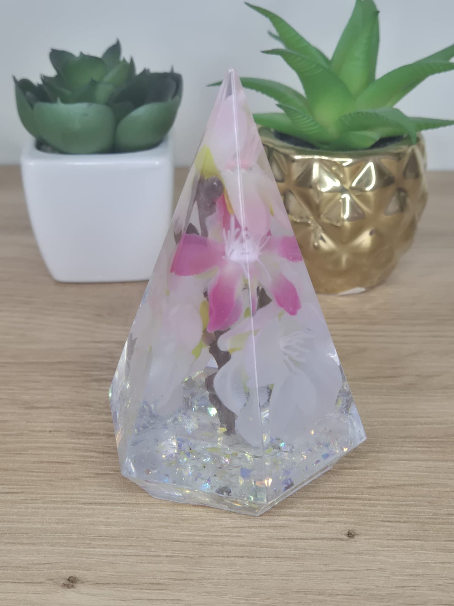Resin Diamond Pyramid