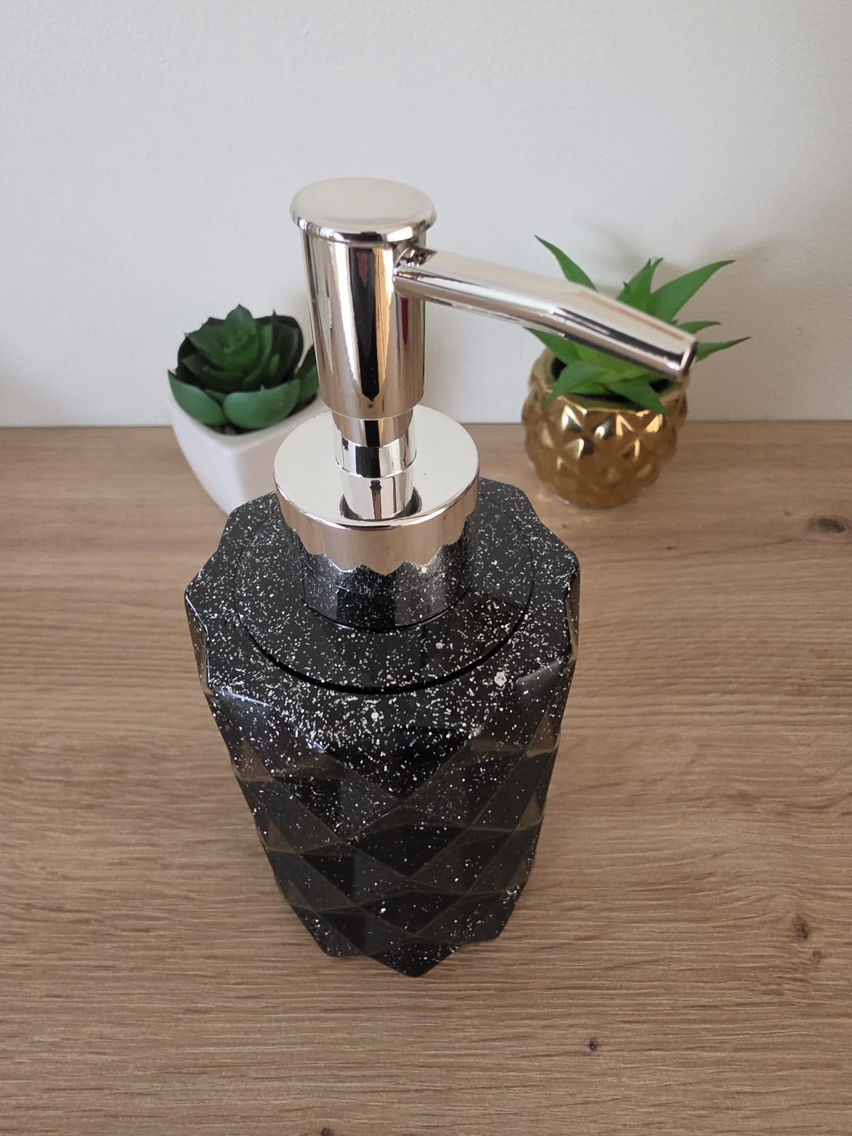 Handmade resin soap dispenser