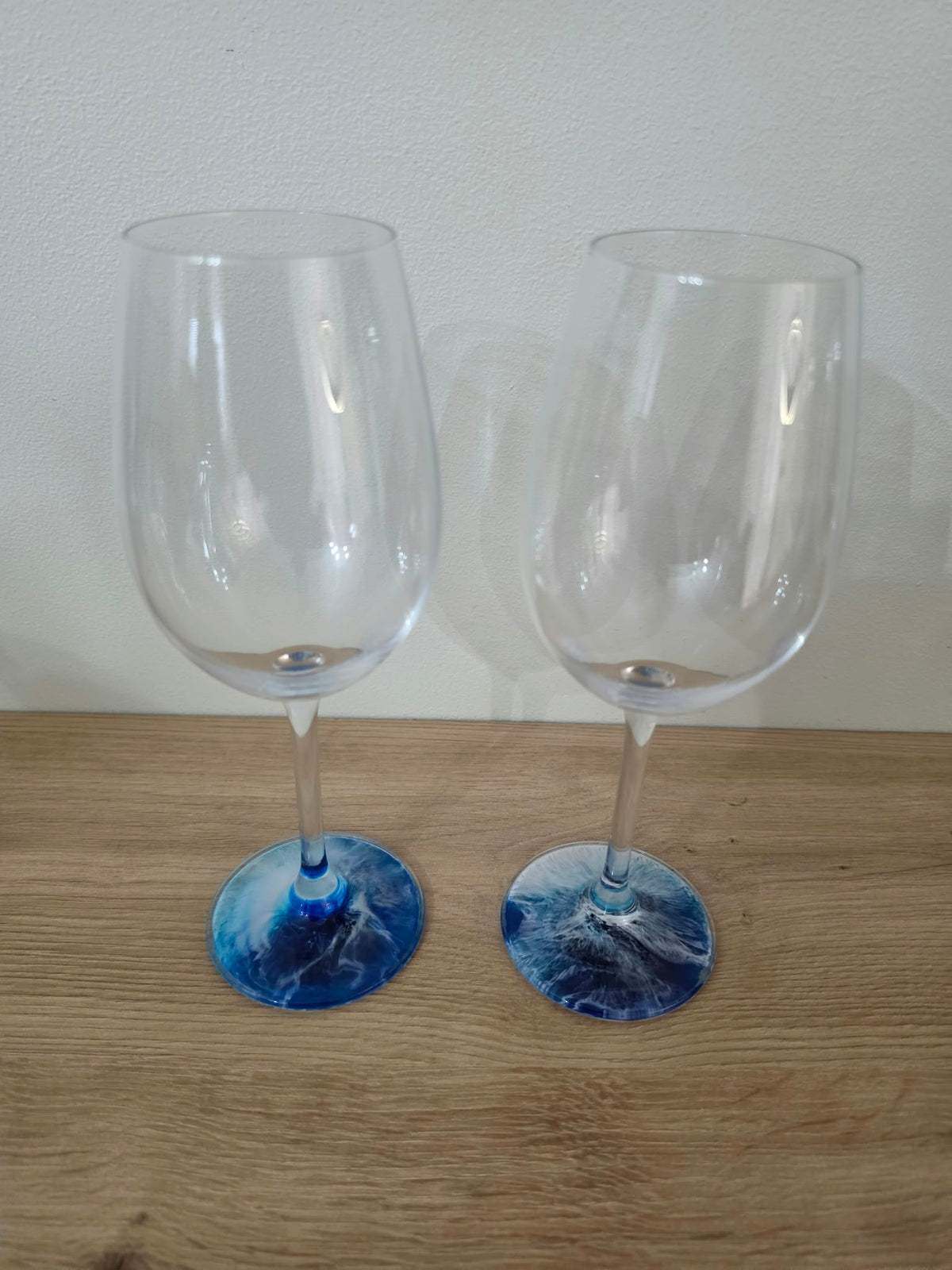 Resin Base Wine Crystal Glass
