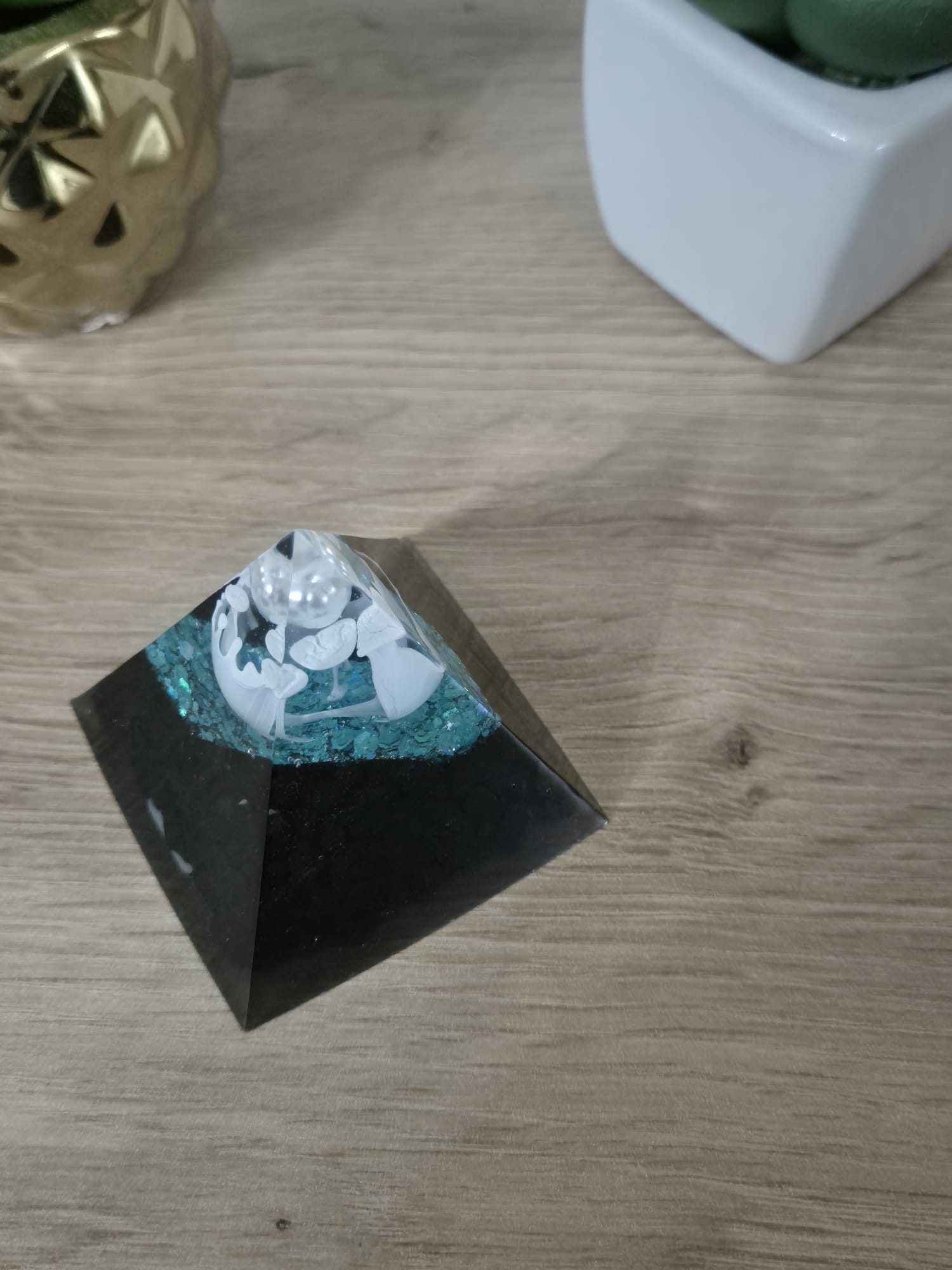 Resin Small Pyramid