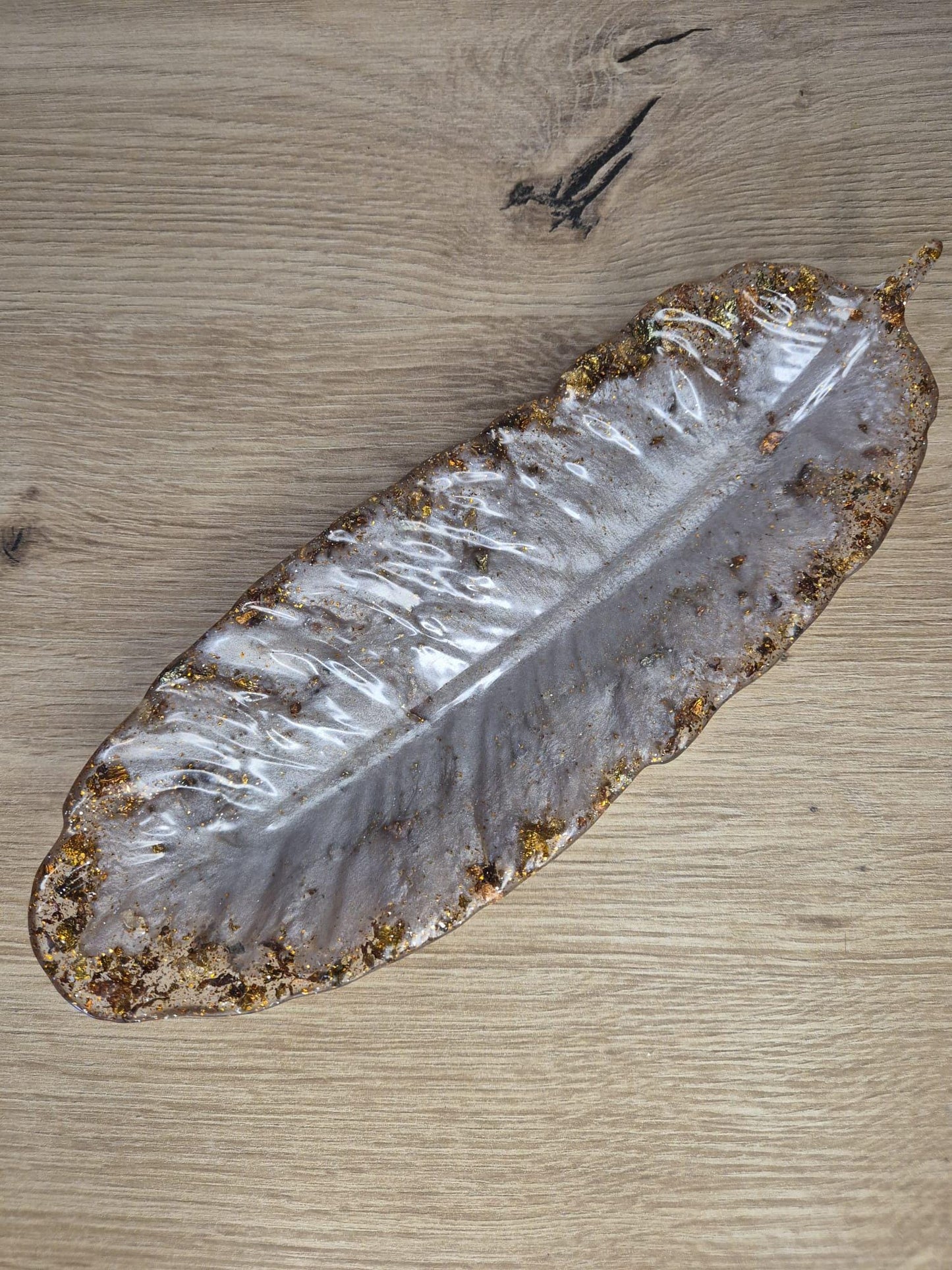 Handmade resin leaf shape trinket